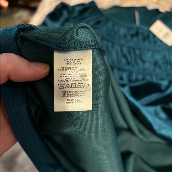 NWT Loft velvet top, medium - Picture 3 of 4